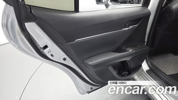 Toyota Camry 2023, фото 15