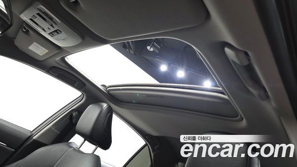 Toyota Camry 2023, фото 31