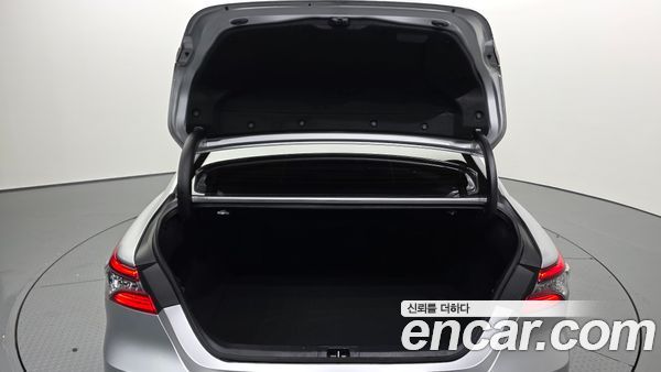 Toyota Camry 2023, фото 32