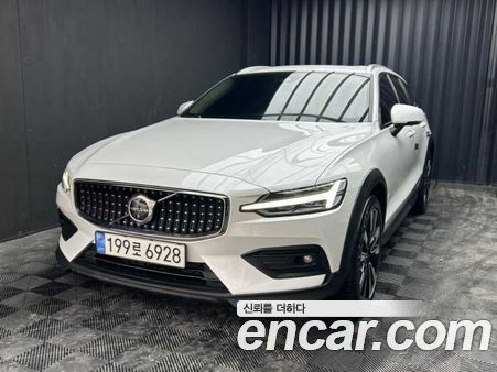Volvo V60 2023, фото 2
