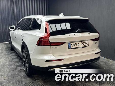 Volvo V60 2023, фото 4