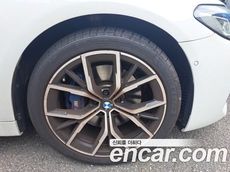BMW 5 Series 2023, фото 11