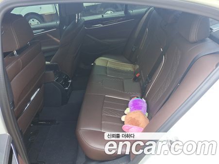 BMW 5 Series 2023, фото 18