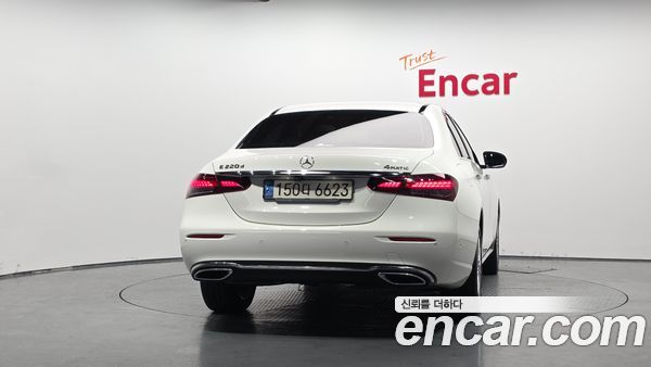Mercedes-Benz E-Class 2021, фото 3
