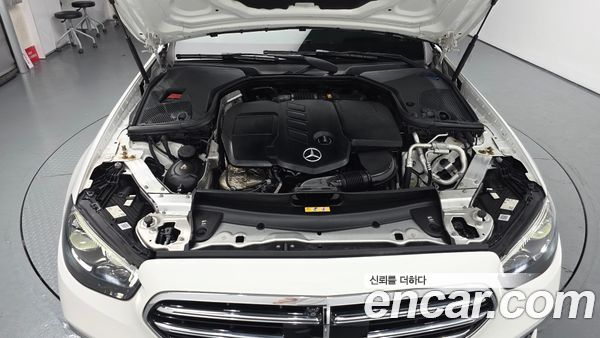 Mercedes-Benz E-Class 2021, фото 5