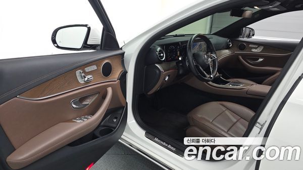 Mercedes-Benz E-Class 2021, фото 12