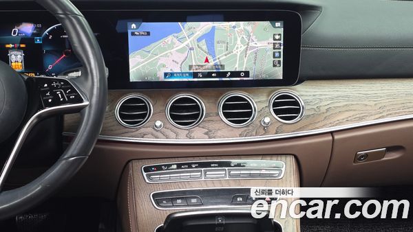 Mercedes-Benz E-Class 2021, фото 18