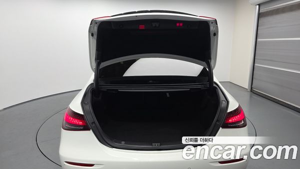 Mercedes-Benz E-Class 2021, фото 25