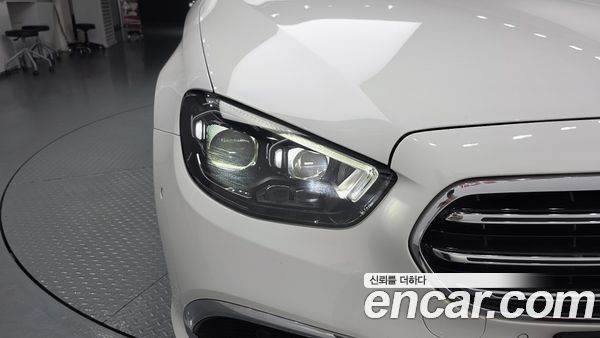 Mercedes-Benz E-Class 2021, фото 7