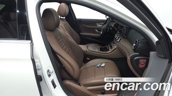 Mercedes-Benz E-Class 2021, фото 15