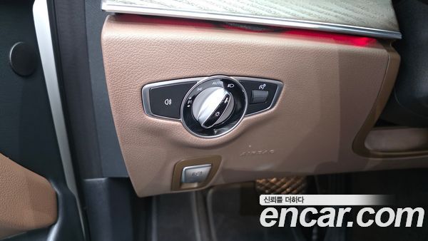 Mercedes-Benz E-Class 2021, фото 26