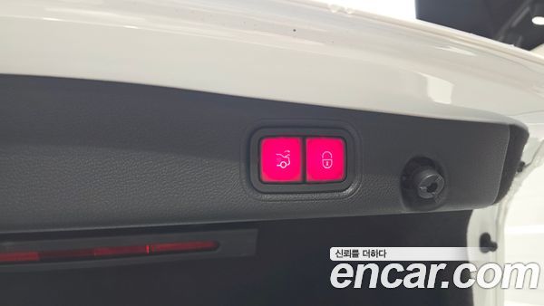 Mercedes-Benz E-Class 2021, фото 30