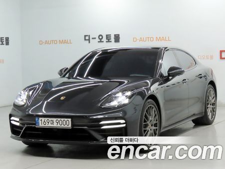 Porsche Panamera 2021