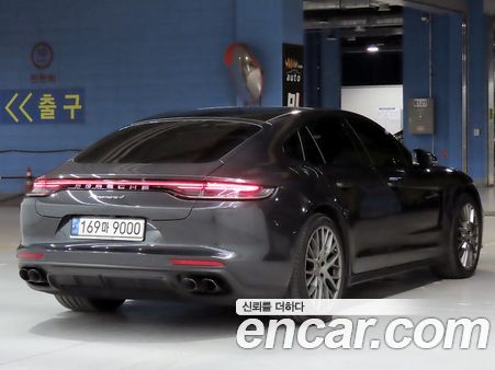 Porsche Panamera 2021, фото 2