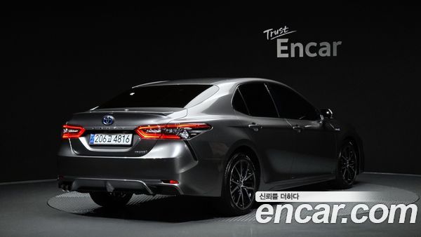 Toyota Camry 2024, фото 2