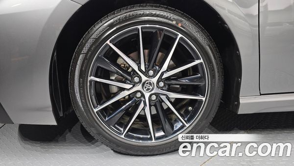 Toyota Camry 2024, фото 5