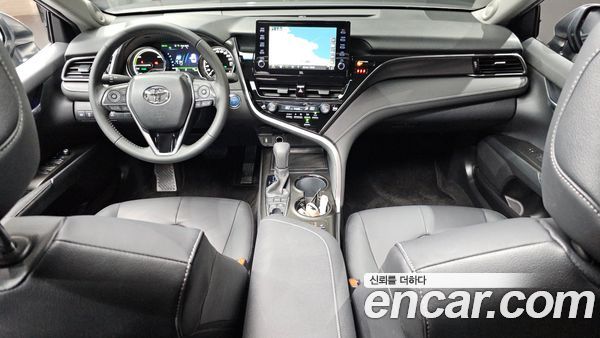 Toyota Camry 2024, фото 10