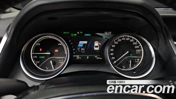 Toyota Camry 2024, фото 11