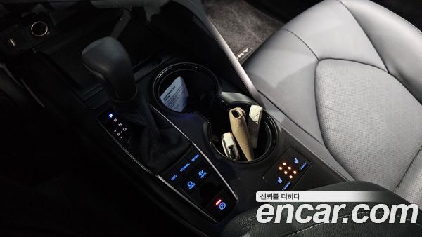 Toyota Camry 2024, фото 12