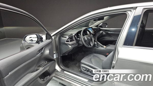 Toyota Camry 2024, фото 13