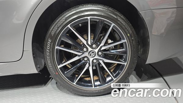 Toyota Camry 2024, фото 7