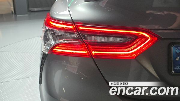 Toyota Camry 2024, фото 9