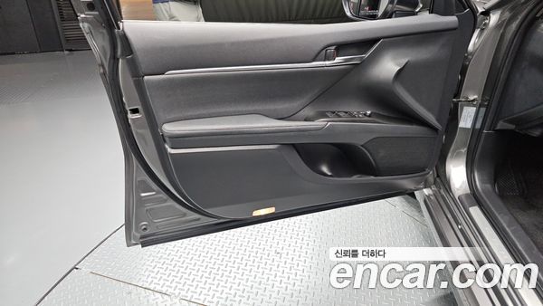 Toyota Camry 2024, фото 14