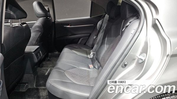 Toyota Camry 2024, фото 16
