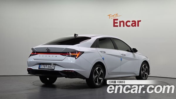 Hyundai Elantra 2021, фото 2