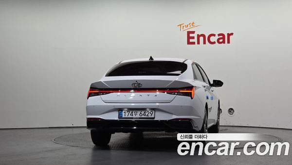 Hyundai Elantra 2021, фото 4