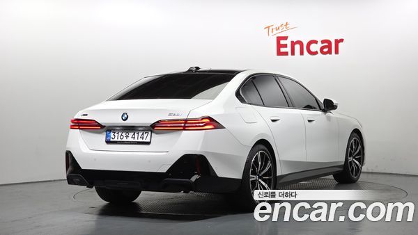 BMW 5 Series 2026, фото 2