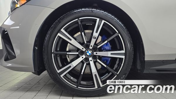 BMW 5 Series 2025, фото 4