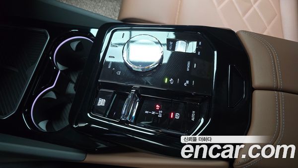BMW 5 Series 2025, фото 11