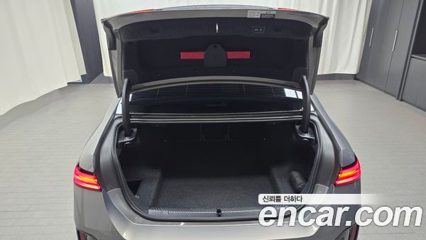 BMW 5 Series 2025, фото 30