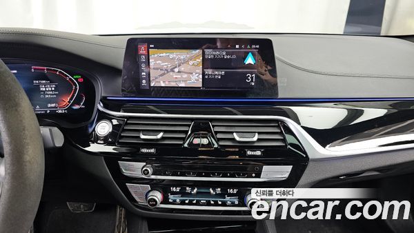 BMW 5 Series 2020, фото 20