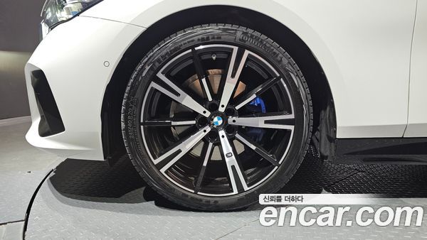 BMW 5 Series 2025, фото 5