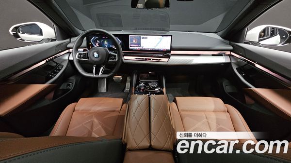 BMW 5 Series 2025, фото 7