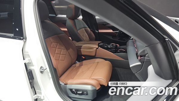 BMW 5 Series 2025, фото 12