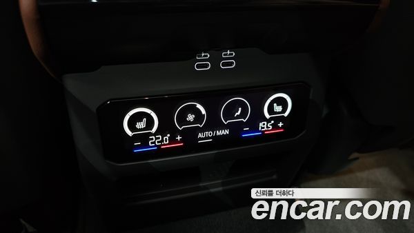 BMW 5 Series 2025, фото 18
