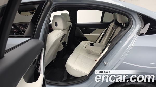 BMW 5 Series 2026, фото 16