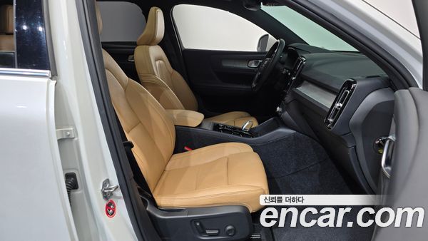 Volvo XC40 2021, фото 16