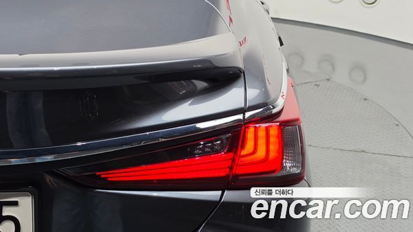 Lexus ES 2025, фото 9
