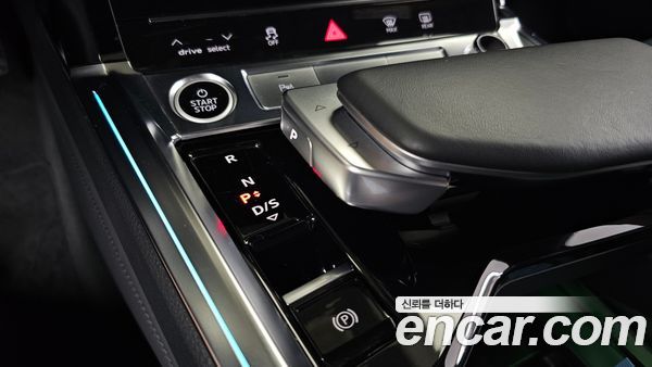 Audi e-tron 2022, фото 12