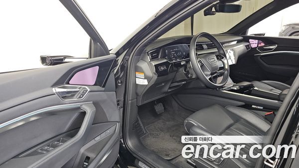 Audi e-tron 2022, фото 13