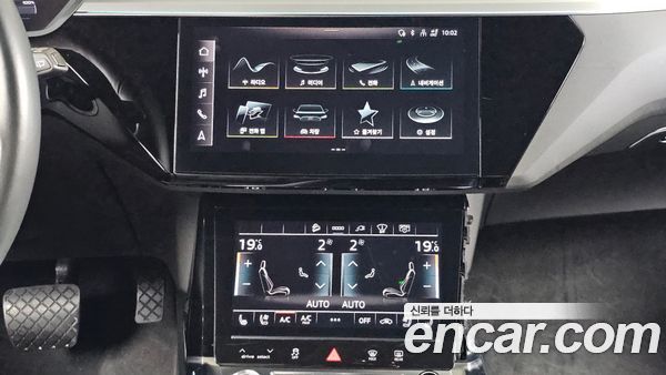 Audi e-tron 2022, фото 20