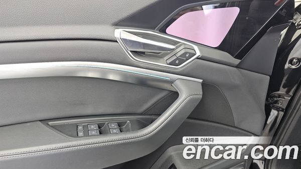 Audi e-tron 2022, фото 29