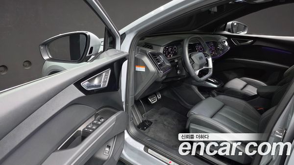 Audi Q4 e-tron 2025, фото 13