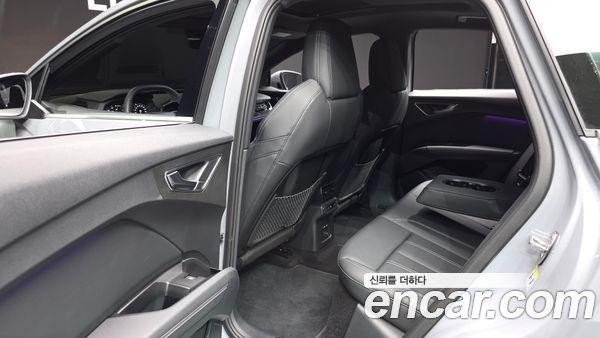 Audi Q4 e-tron 2025, фото 18
