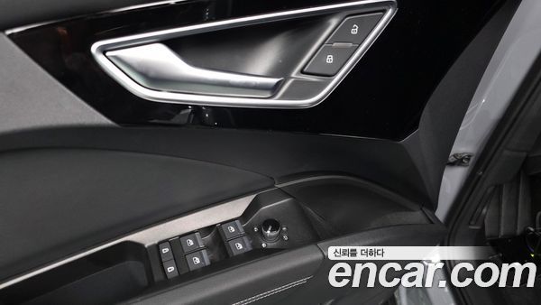 Audi Q4 e-tron 2025, фото 30
