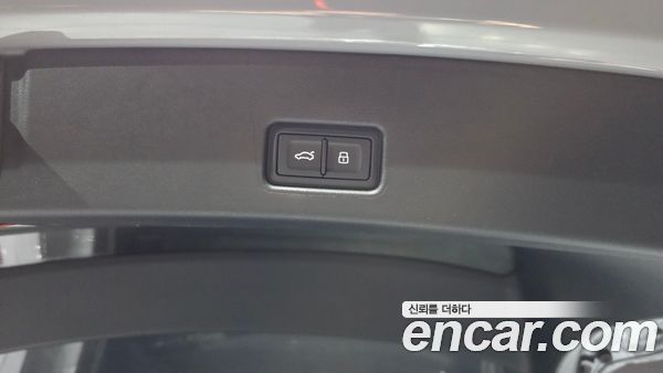 Audi Q4 e-tron 2025, фото 32